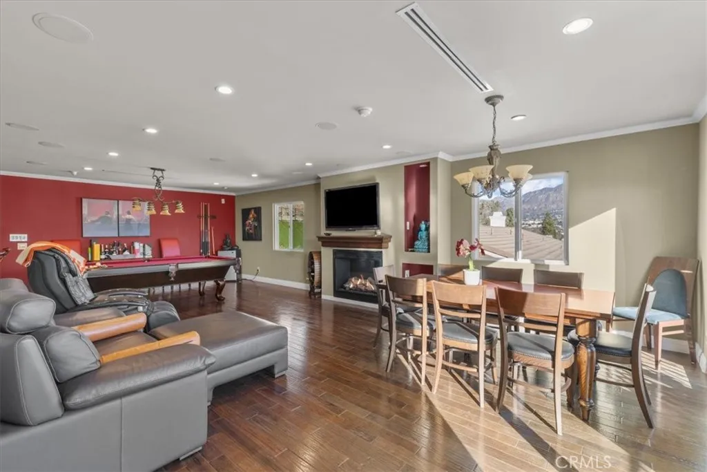 Entertainment/Game Room