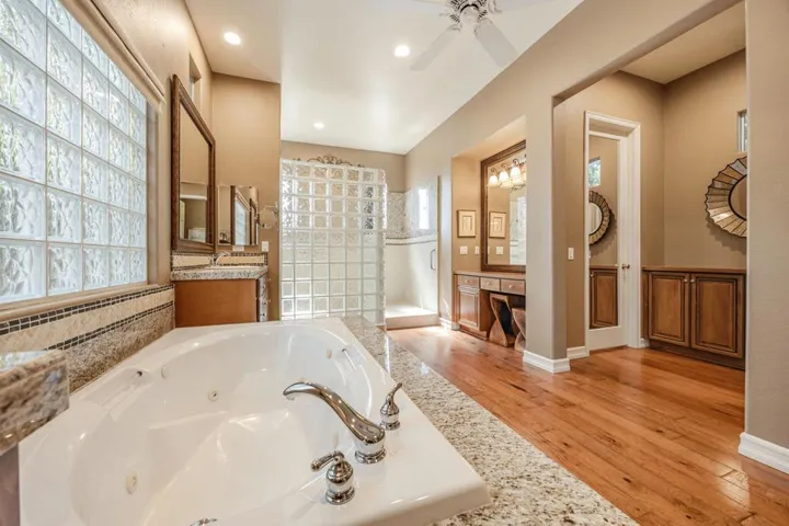 69-web-or-mls-068A0744