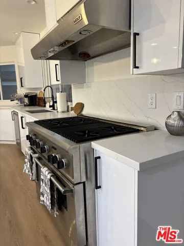Kitchen stove