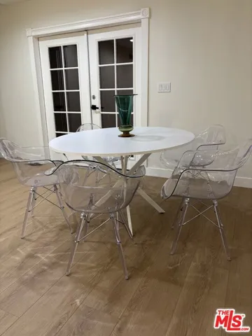 Eat in kitchen