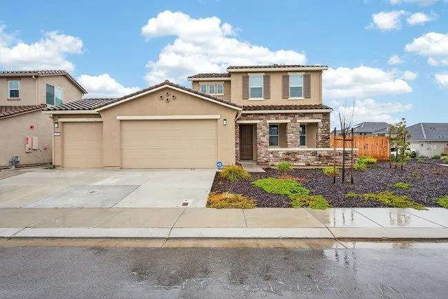 1096 Wildrose Drive, Hollister, California 95023