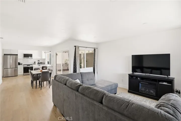 Living, Dining and Kitchen ~So Comfortable and Inviting!