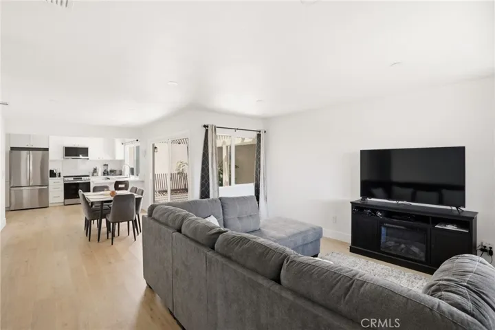Living, Dining and Kitchen ~So Comfortable and Inviting!