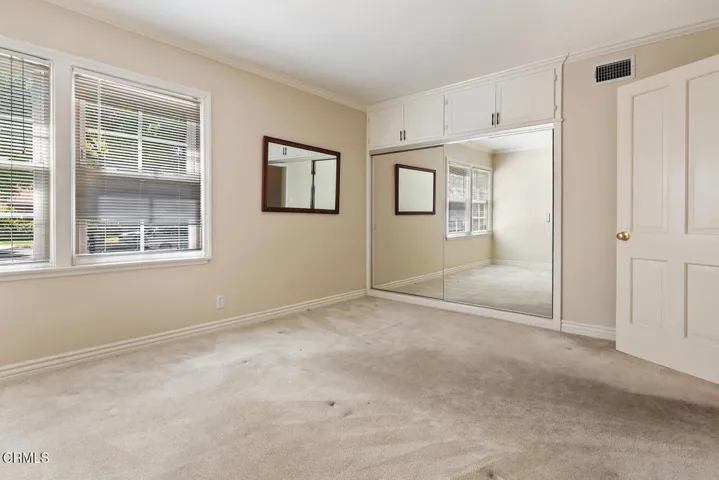 17835 Tarzana St Encino CA-large-021-004