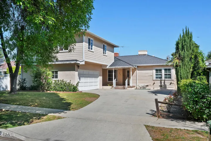 17835 Tarzana St Encino CA-large-001-024
