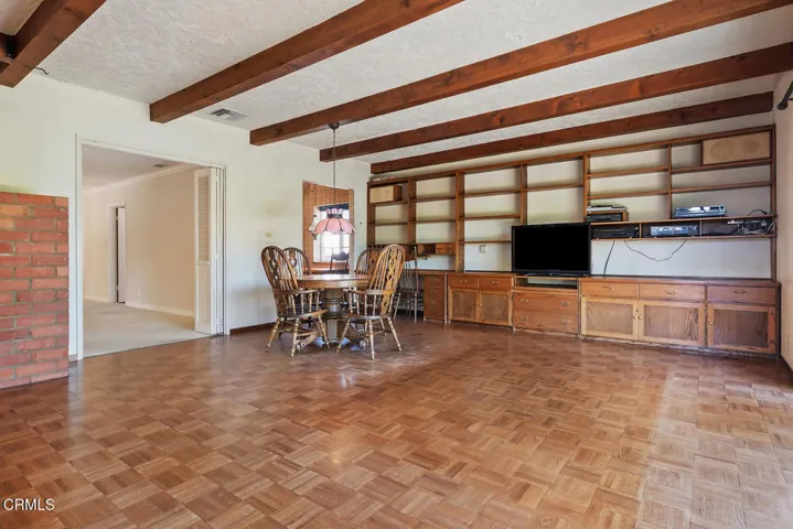 17835 Tarzana St Encino CA-large-012-043