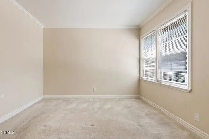 17835 Tarzana St Encino CA-large-022-002
