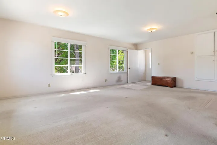 17835 Tarzana St Encino CA-large-035-019