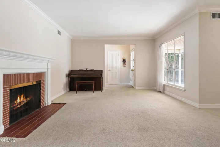17835 Tarzana St Encino CA-large-007-028