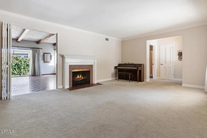 17835 Tarzana St Encino CA-large-009-045