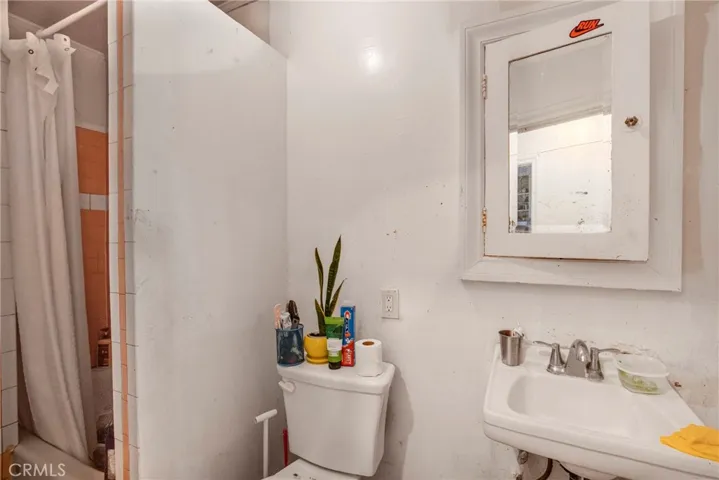 310 S Bonnie Brae, Los Angeles, California 90057