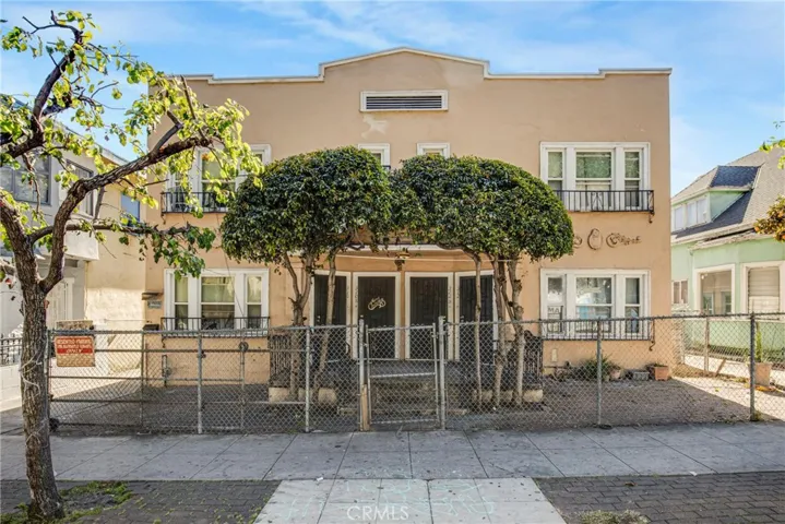 310 S Bonnie Brae, Los Angeles, California 90057