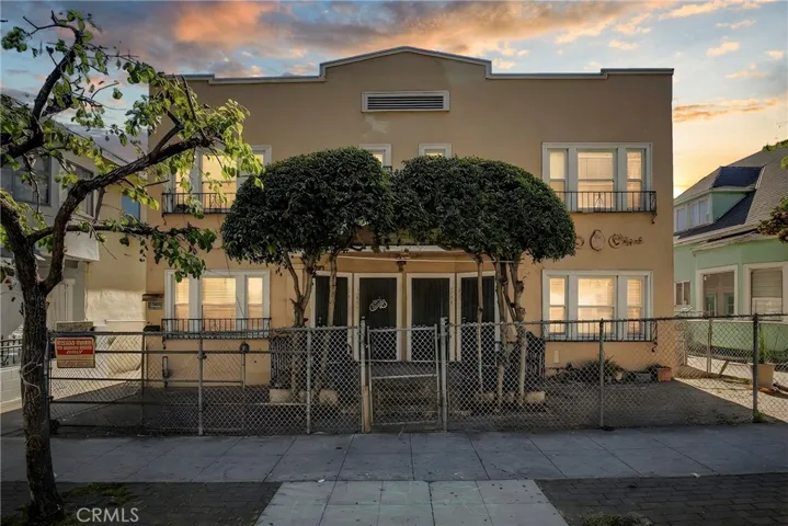 310 S Bonnie Brae, Los Angeles, California 90057