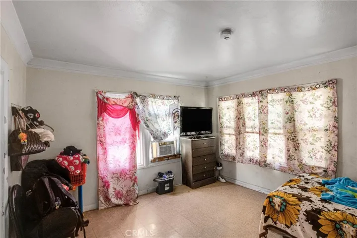 310 S Bonnie Brae, Los Angeles, California 90057