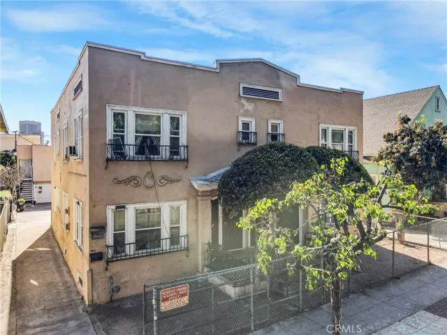 310 S Bonnie Brae, Los Angeles, California 90057
