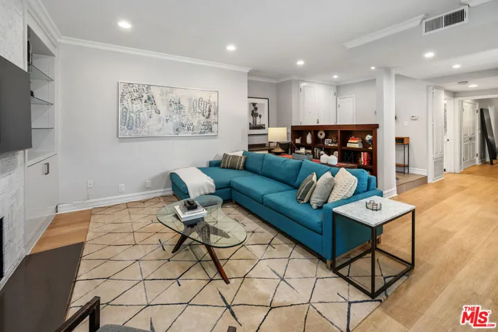 412 Arnaz Drive 7, Los Angeles, California 90048