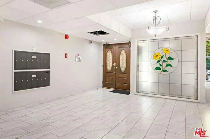 412 Arnaz Drive 7, Los Angeles, California 90048
