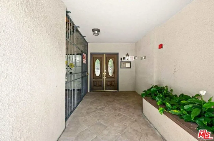 412 Arnaz Drive 7, Los Angeles, California 90048