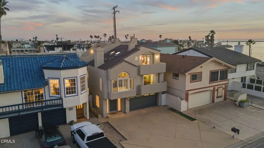 10-web-or-mls-Upmarketmedia_264Hol-twi-0