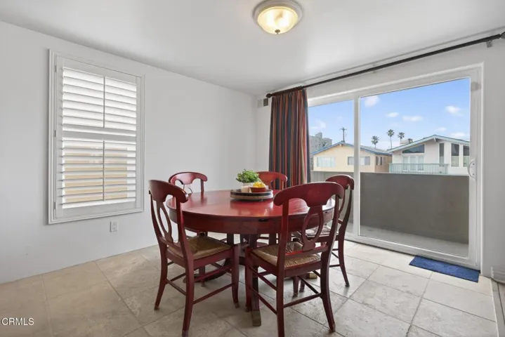 30-web-or-mls-Upmarketmedia_264Hol-031