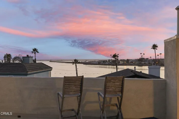 4-web-or-mls-Upmarketmedia_264Hol-twi-03