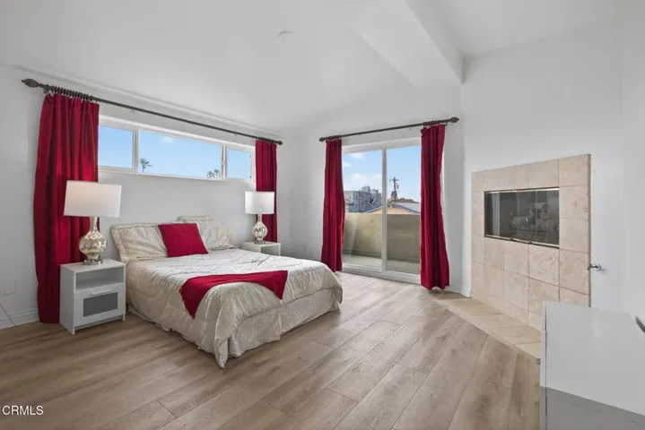 39-web-or-mls-Upmarketmedia_264Hol-066