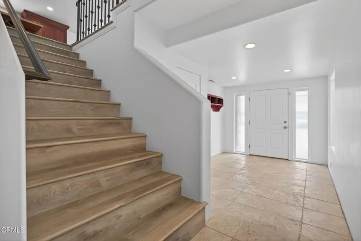 25-web-or-mls-Upmarketmedia_264Hol-016