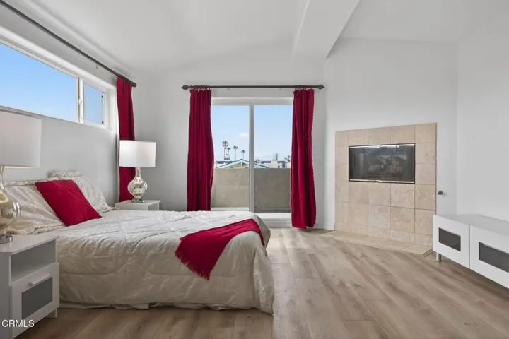41-web-or-mls-Upmarketmedia_264Hol-073
