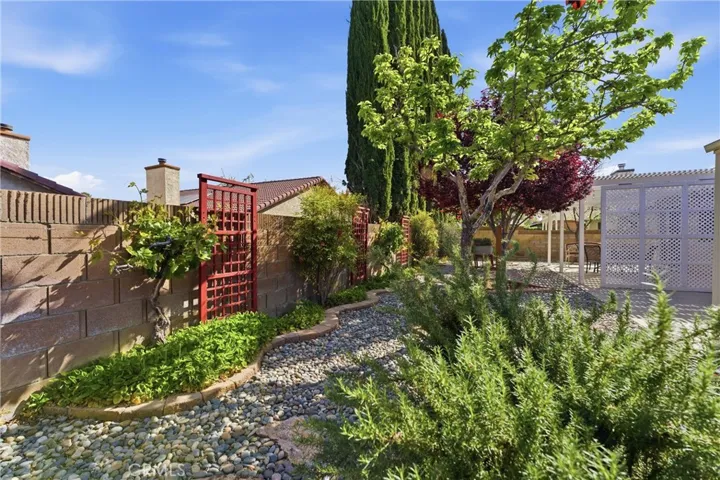 3329 W Avenue J3, Lancaster, California 93536