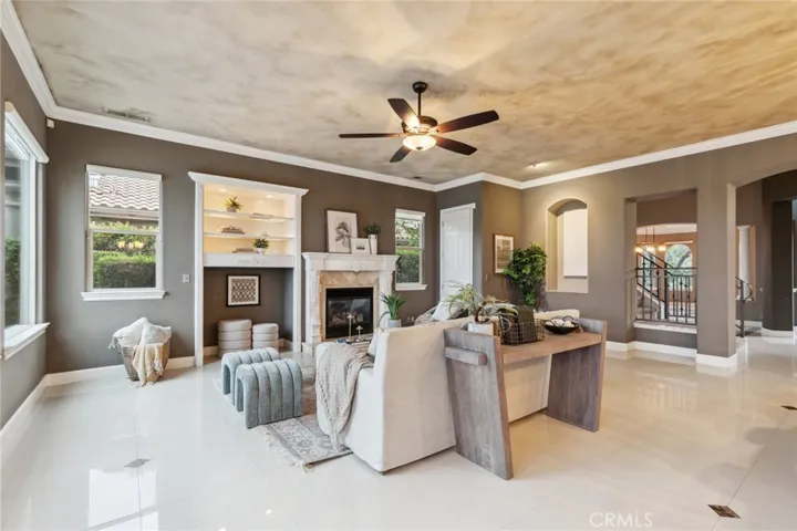 4918 W Bluff, Fresno, California 93722