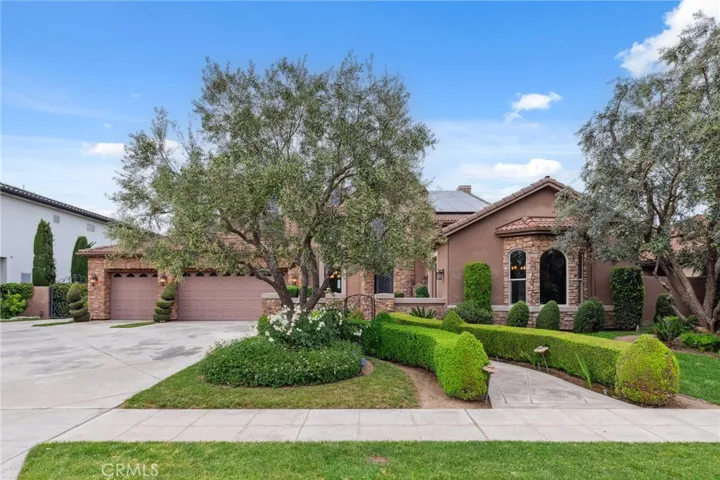 4918 W Bluff, Fresno, California 93722