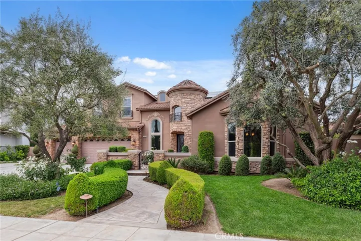 4918 W Bluff, Fresno, California 93722