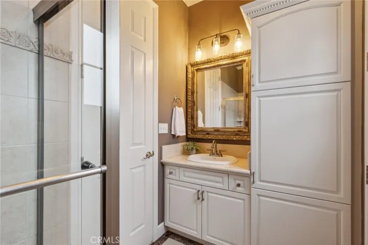 4918 W Bluff, Fresno, California 93722
