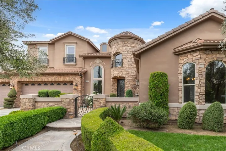 4918 W Bluff, Fresno, California 93722