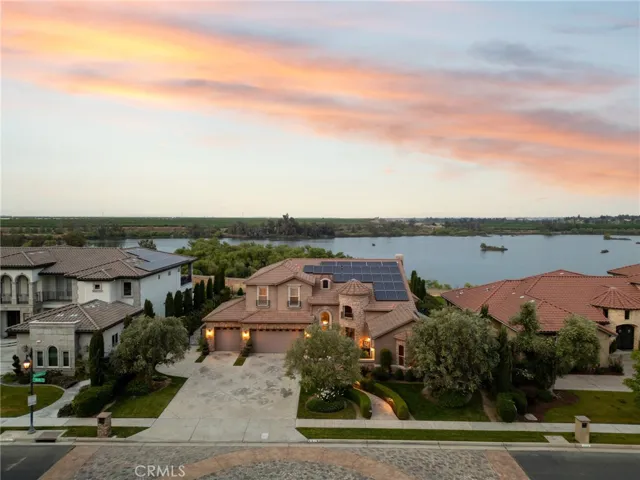 4918 W Bluff, Fresno, California 93722