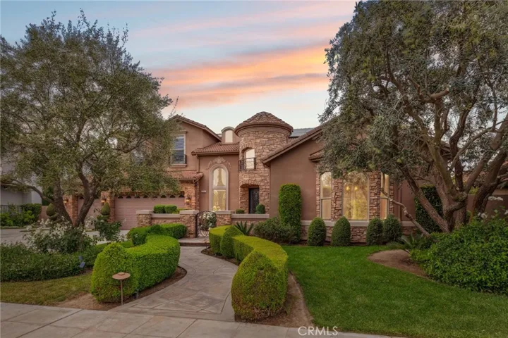 4918 W Bluff, Fresno, California 93722