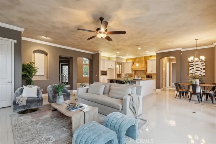 4918 W Bluff, Fresno, California 93722