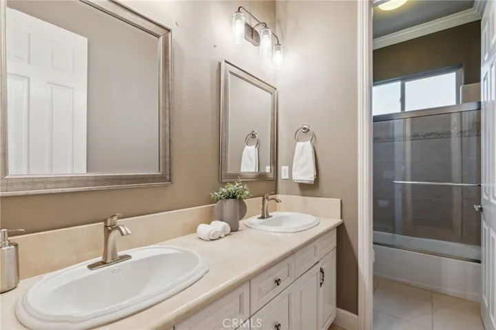 4918 W Bluff, Fresno, California 93722
