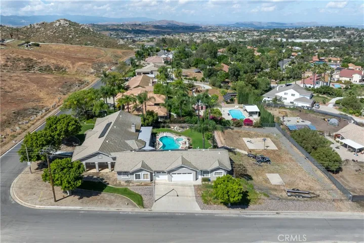 17492 Mariposa Avenue, Riverside, California 92504