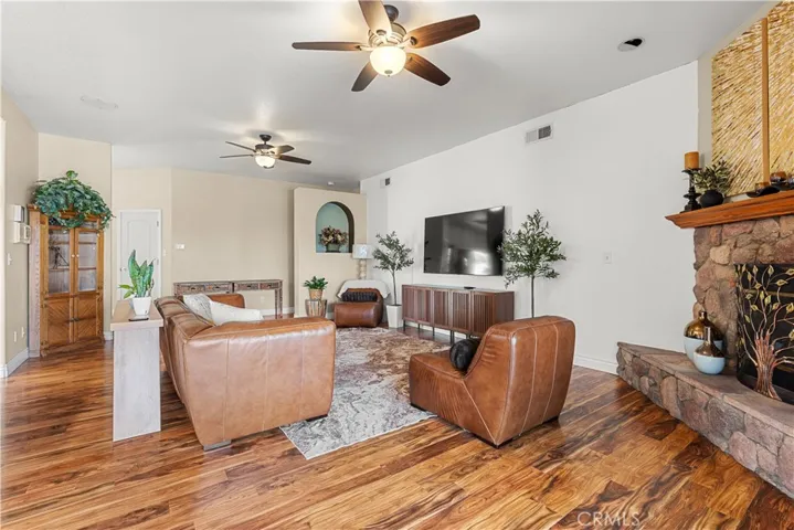 17492 Mariposa Avenue, Riverside, California 92504