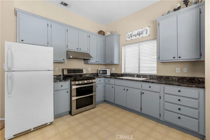 17492 Mariposa Avenue, Riverside, California 92504
