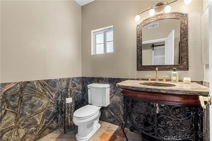 17492 Mariposa Avenue, Riverside, California 92504