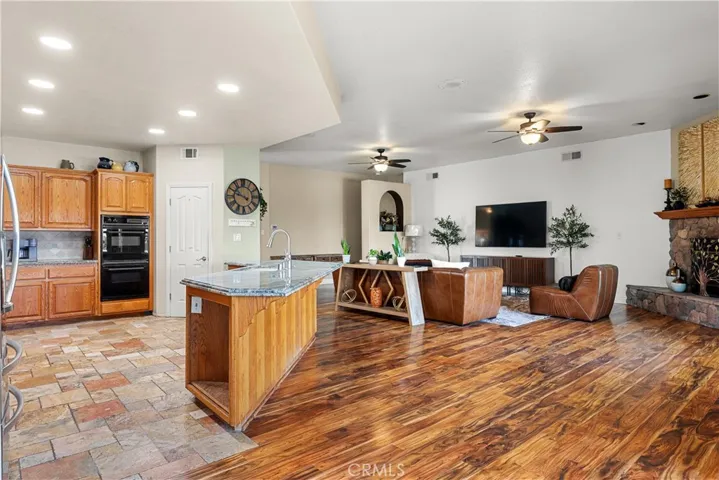 17492 Mariposa Avenue, Riverside, California 92504