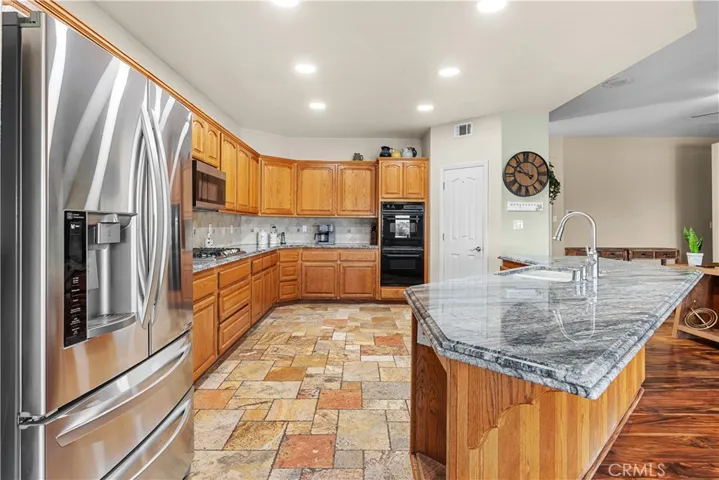 17492 Mariposa Avenue, Riverside, California 92504