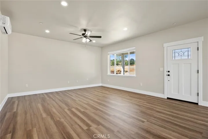 MODEL HOME PHOTOS - SOME FINISHES MAY DIFFER