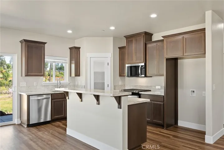 MODEL HOME PHOTOS - SOME FINISHES MAY DIFFER