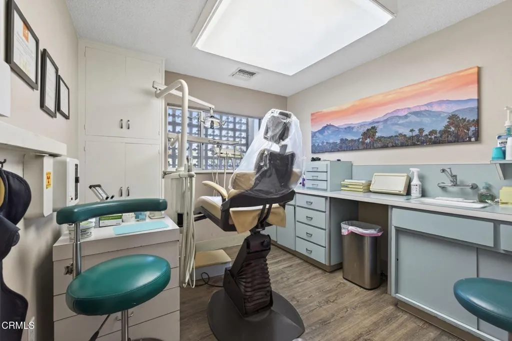 14-web-or-mls-Upmarketmedia_3442Lom-034
