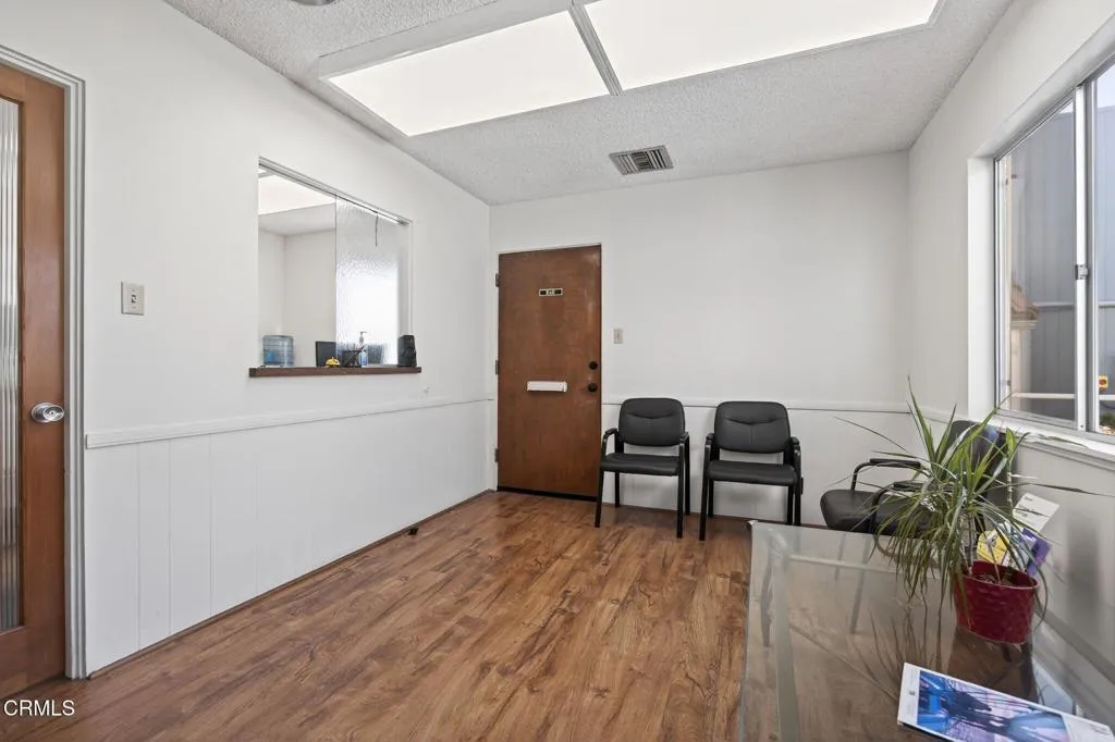 35-web-or-mls-Upmarketmedia_3442Lom-104