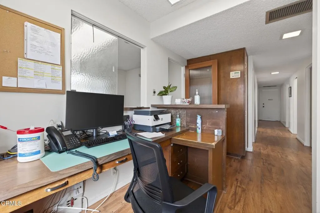 38-web-or-mls-Upmarketmedia_3442Lom-112