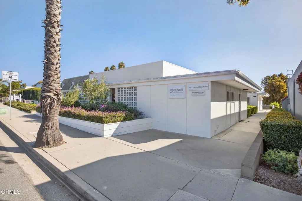 1-web-or-mls-Upmarketmedia_3442Lom-003